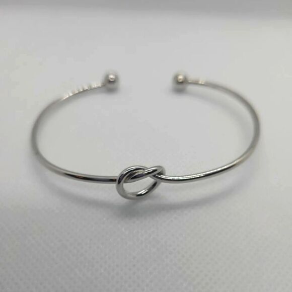 NWT Knot bracelet   - Picture 4 of 5